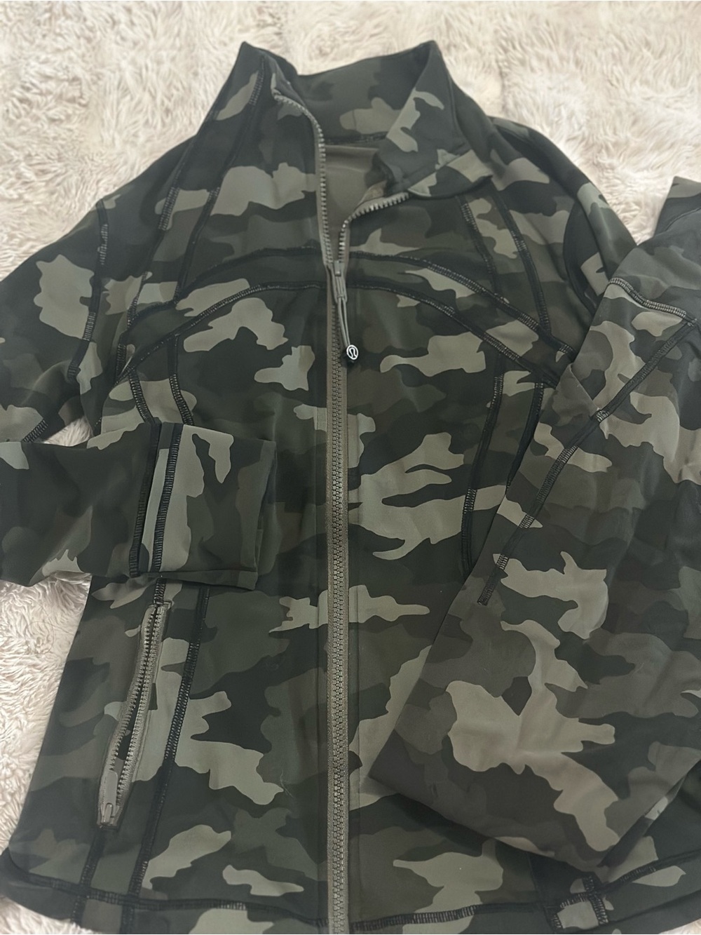 lululemon athletica Green Camo Leggings & Jacket Set - Picture 8 of 8
